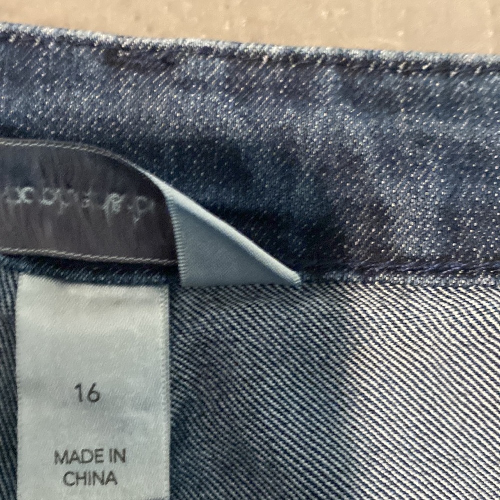 Jeans - Picture 3 of 4